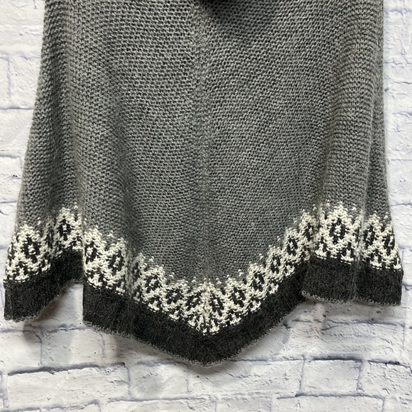 Stambecco Wool Poncho - Picture 2 of 5